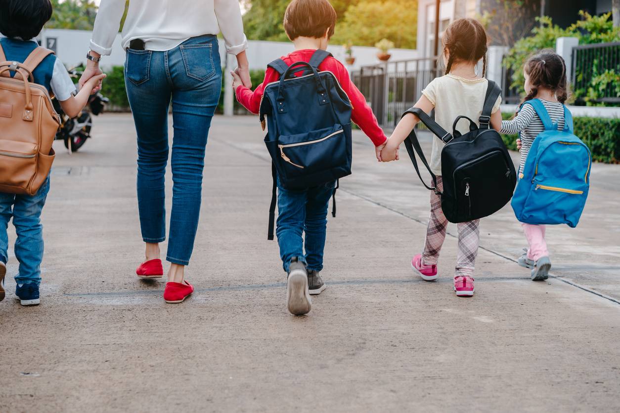 après l'école garde d'enfant à domicile nounou